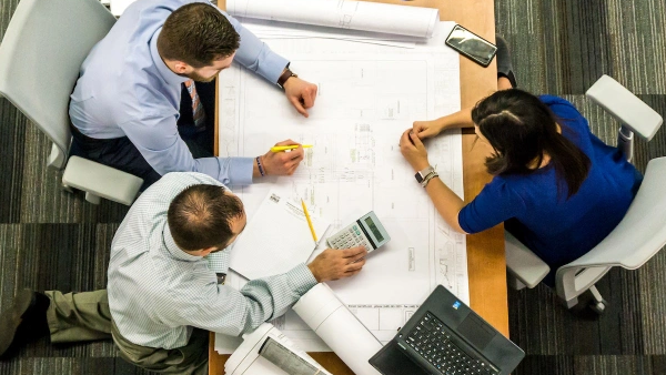 organizacja funkcjonowania polityki firmy